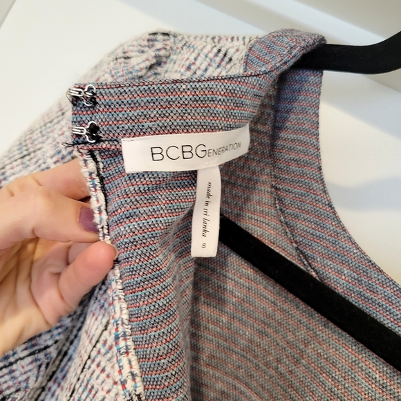 EUC BCBGeneration knitted multicolor dress with puff sleeves - Picture 5 of 7